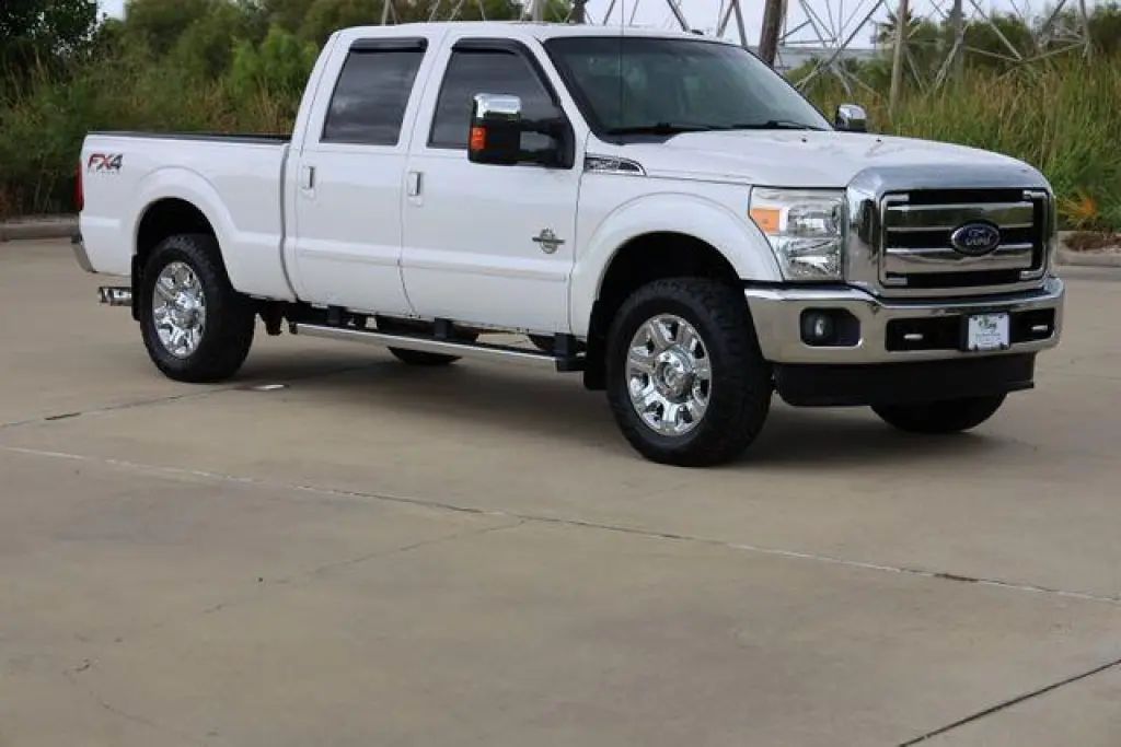 Ford F-250 Super Duty 2016 4x4 Lariat 4dr Crew Cab 6.8 ft. SB Pickup