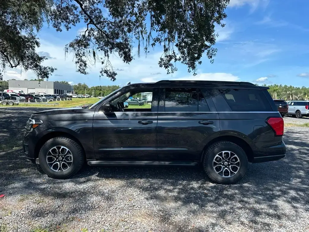 Ford Expedition 2024 4x2 XLT 4dr SUV