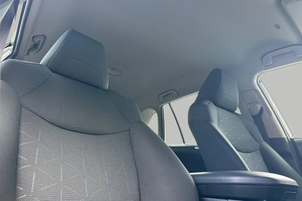 Toyota RAV4 2025 XLE 4dr SUV
