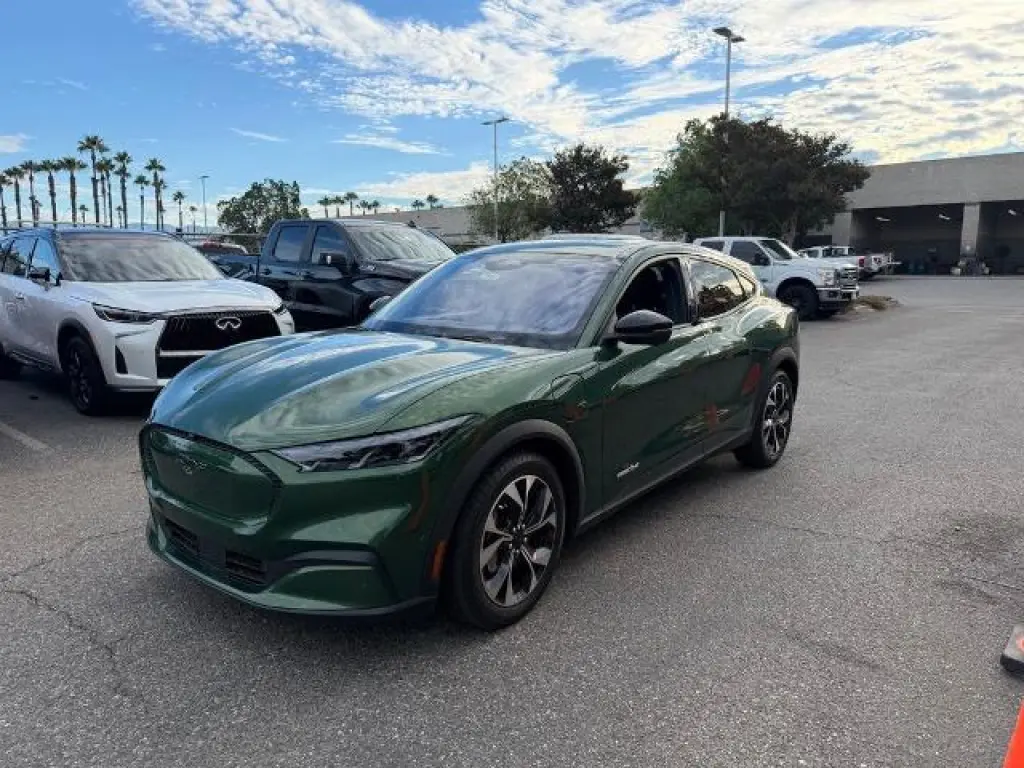 Ford Mustang Mach-E 2024 Select 4dr SUV