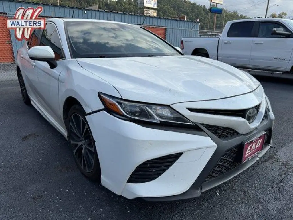 Toyota Camry 2018 SE 4p Sedano