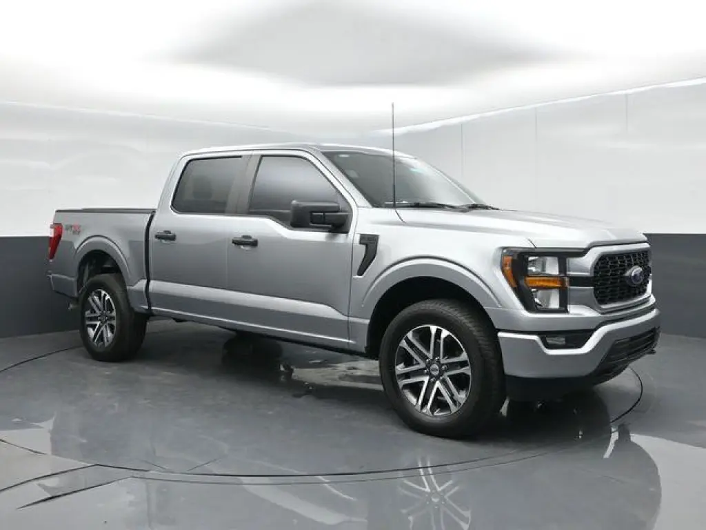 Ford F-150 2023 4x4 XL 4dr SuperCrew 5.5 ft. SB