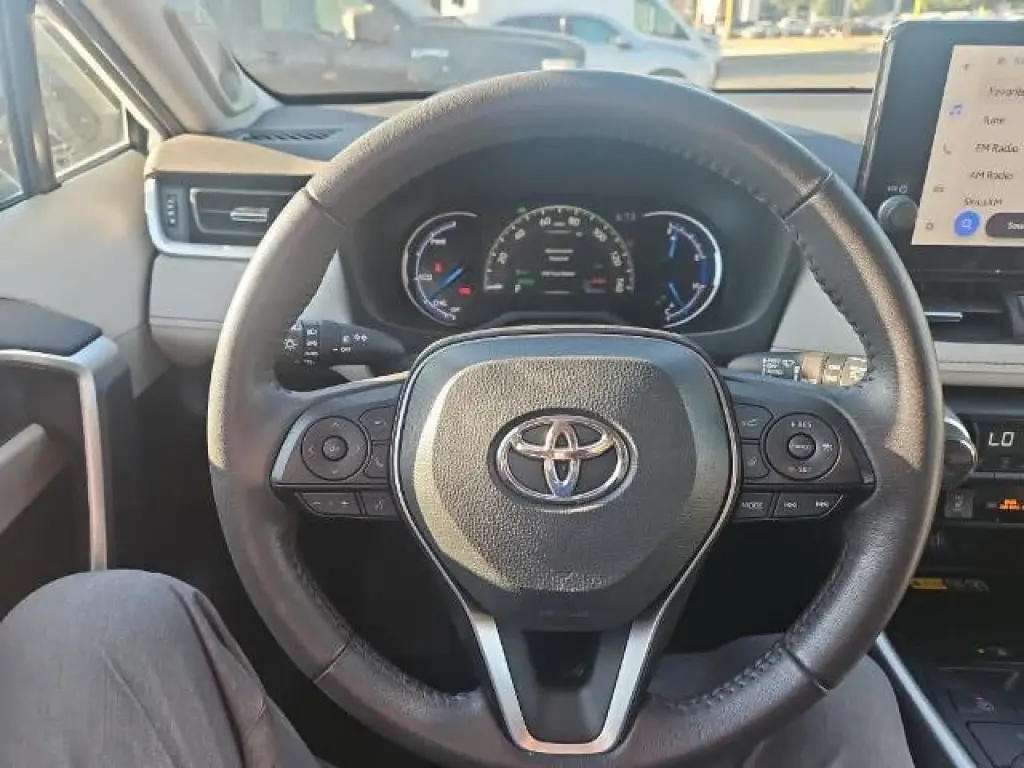 Toyota RAV4 Hybrid 2024 AWD XLE Premium 4p SUV