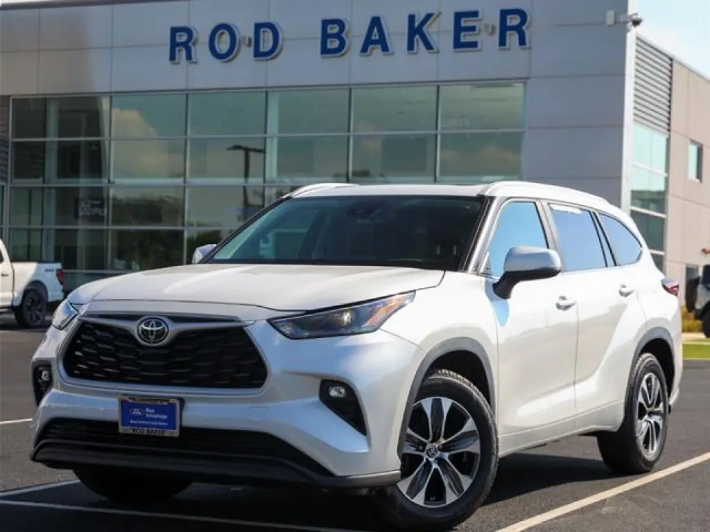 Toyota Highlander 2023 LE SUV 4p.