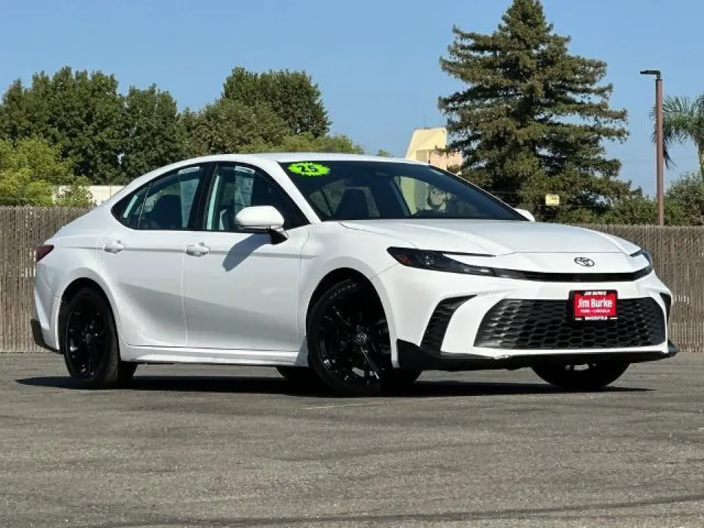 Toyota Camry 2025 SE 4p Sedan
