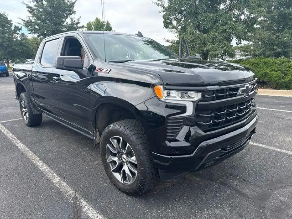 Chevrolet Silverado 1500 2023 4x4 RST 4p. Cabina de Tripulacion Crew 5.8 ft. SB