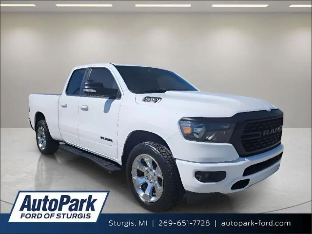 Ram 1500 2022 4x4 Big Horn 4 puertas Quad Cab 6.4 pies SB Pickup