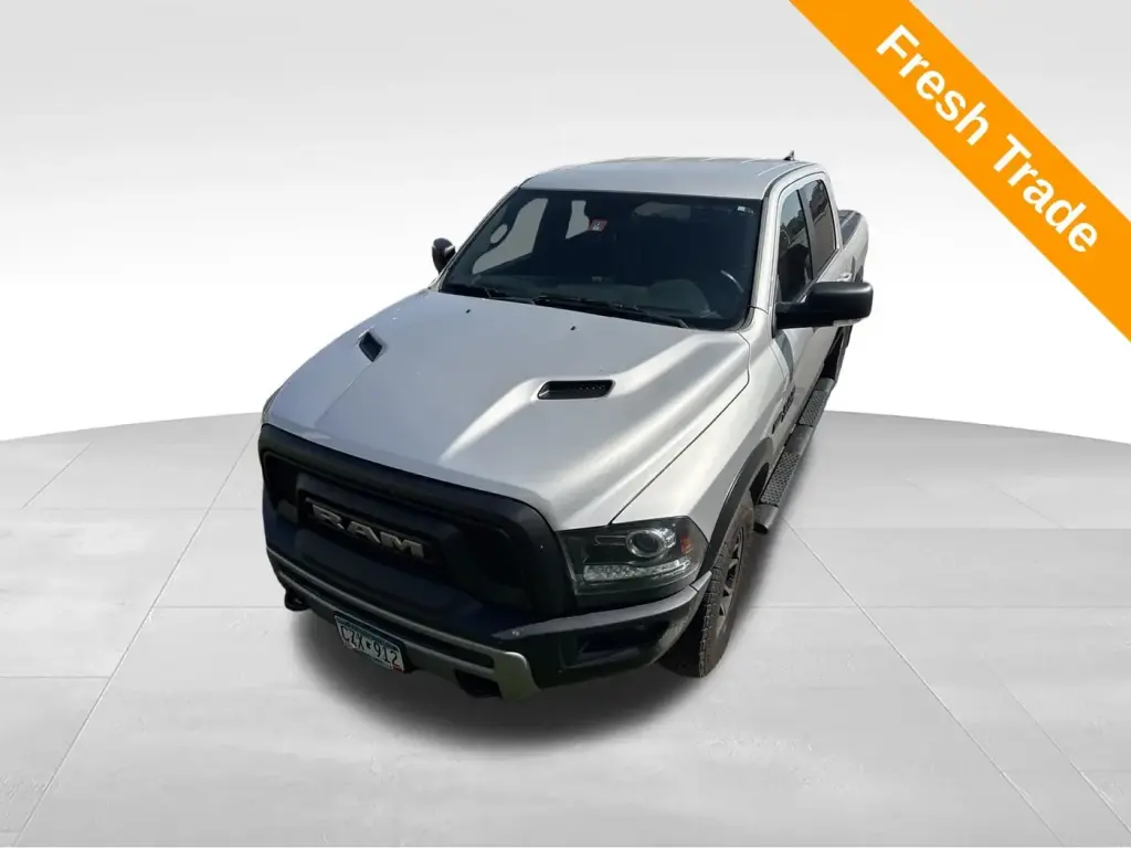 Ram 1500 2017 4x4 Rebel de 4 puertas, cabina tripulación, batea de 5.5 pies