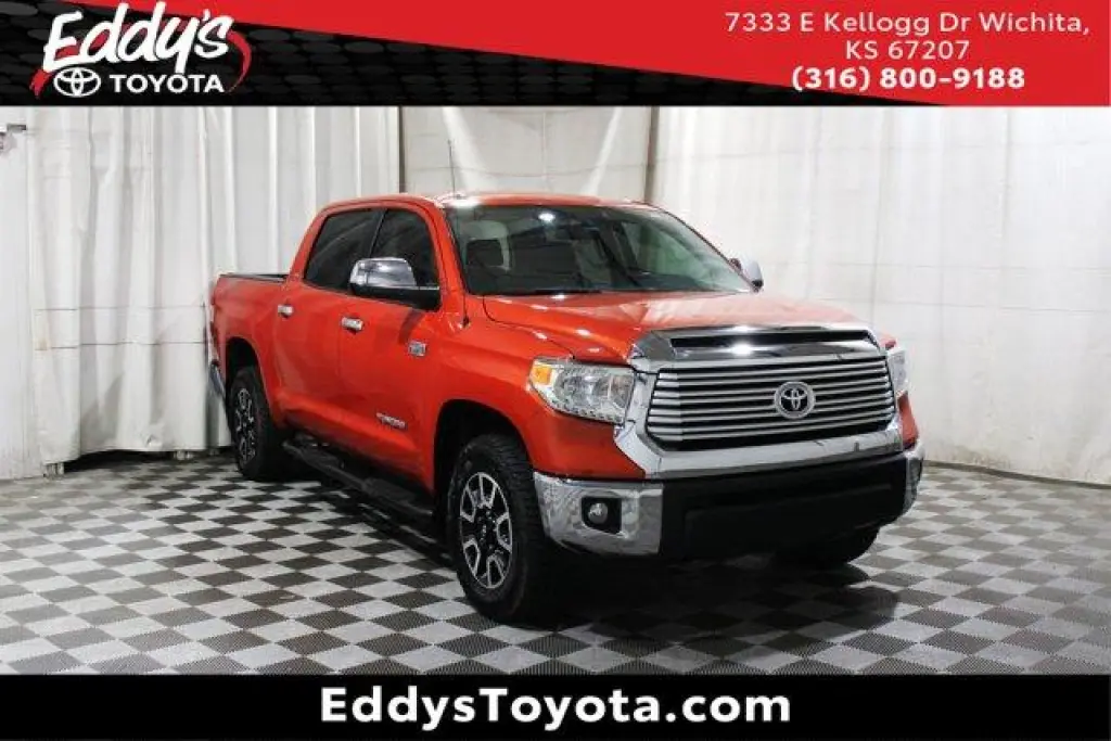 Toyota Tundra 2017 4x4 Limited 4dr CrewMax Cab Pickup SB (5.7L V8 FFV)