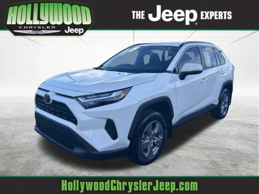 Toyota RAV4 2024 XLE 4dr SUV