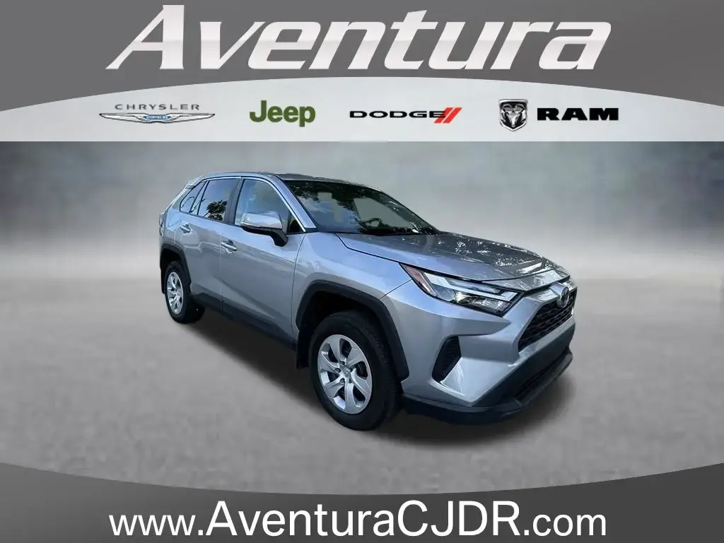 Toyota RAV4 2024 LE 4p SUV