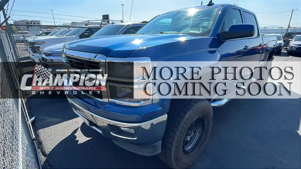Chevrolet Silverado 1500 2015 4x4 LT Cabina Eureka con 4 puertas y caja de carga de 5,8 pies