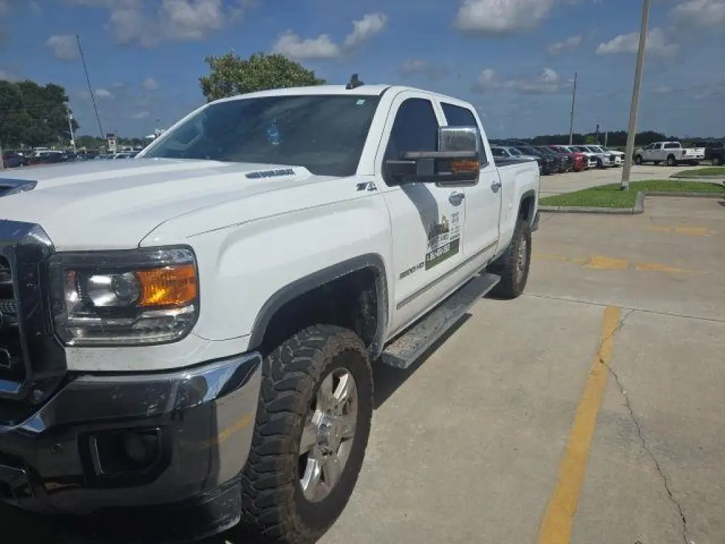 GMC Sierra 2500HD 2018 4x4 SLT 4dr Crew Cab LB