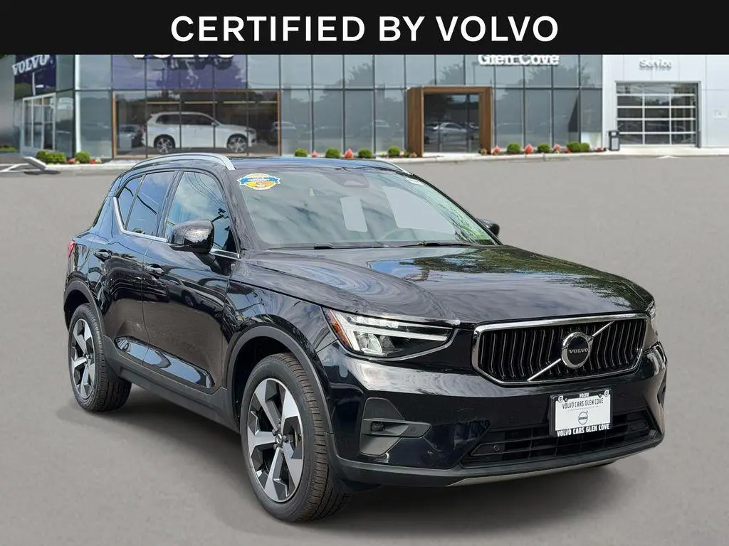 Volvo XC40 2023 AWD B5 Plus Bright Theme 4dr SUV