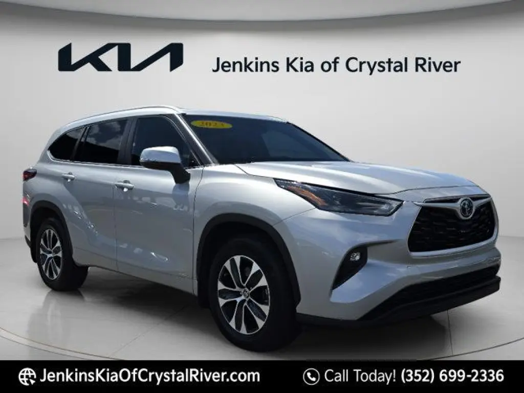 Toyota Highlander Hybrid 2023 4WD XLE 4 puertas SUV