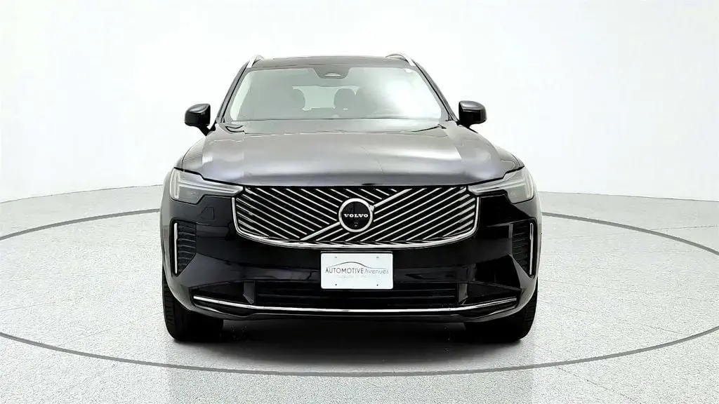 Volvo XC90 2025 AWD B6 Ultra Tema Brillante Claro 7-Pasajeros 4p SUV (lanzamiento medio del año)