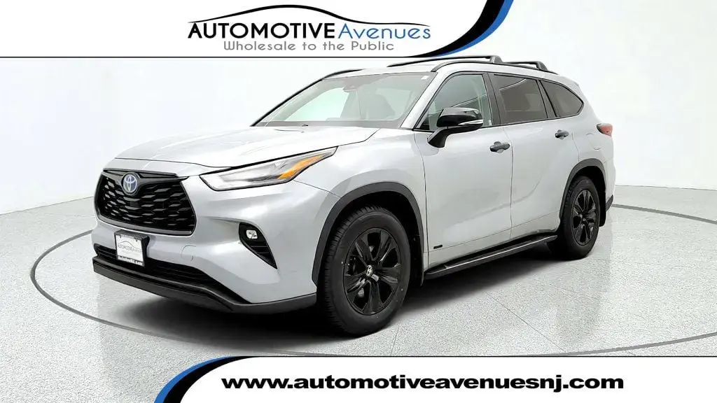 Toyota Highlander Hybrid 2024 AWD XLE 4dr SUV
