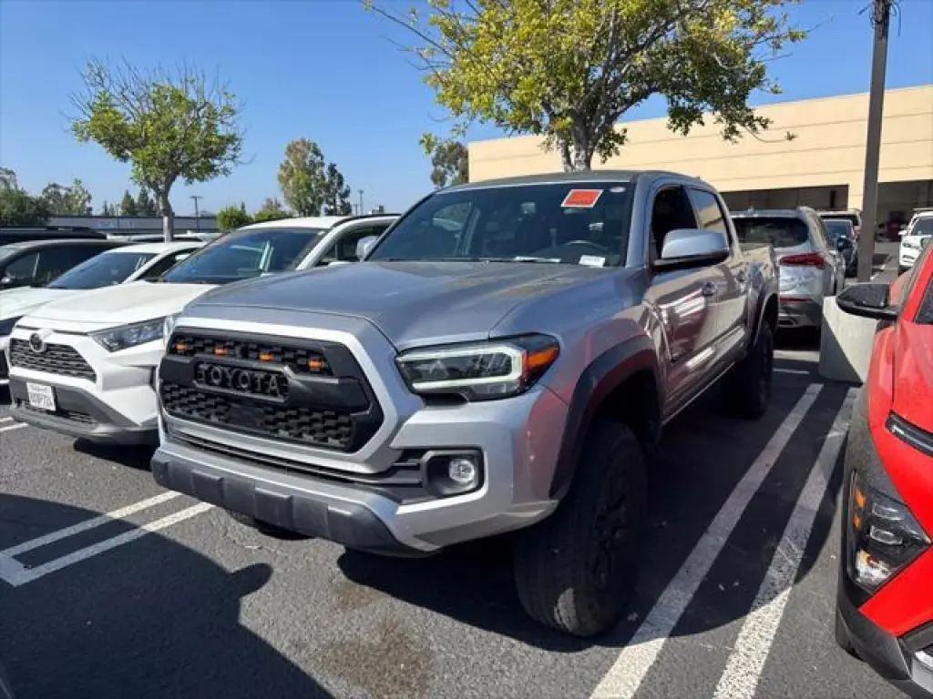 Toyota Tacoma 2023 4x4 SR V6 4p Doble Cabina 5.0 ft CB