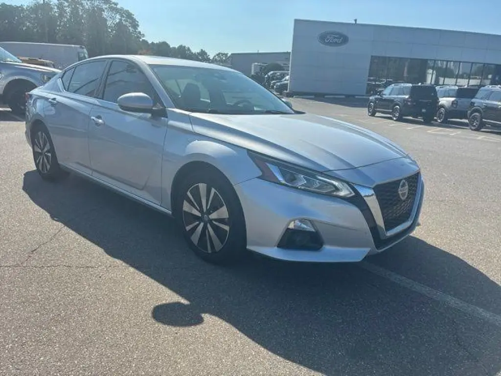 Nissan Altima 2019 2.5 SV 4dr Sedán