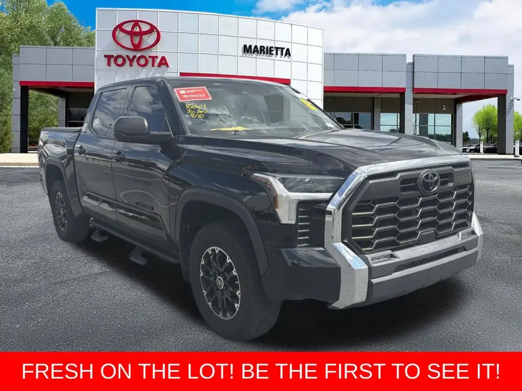 Toyota Tundra 2023 4x4 SR5 4dr CrewMax Cab Pickup SB