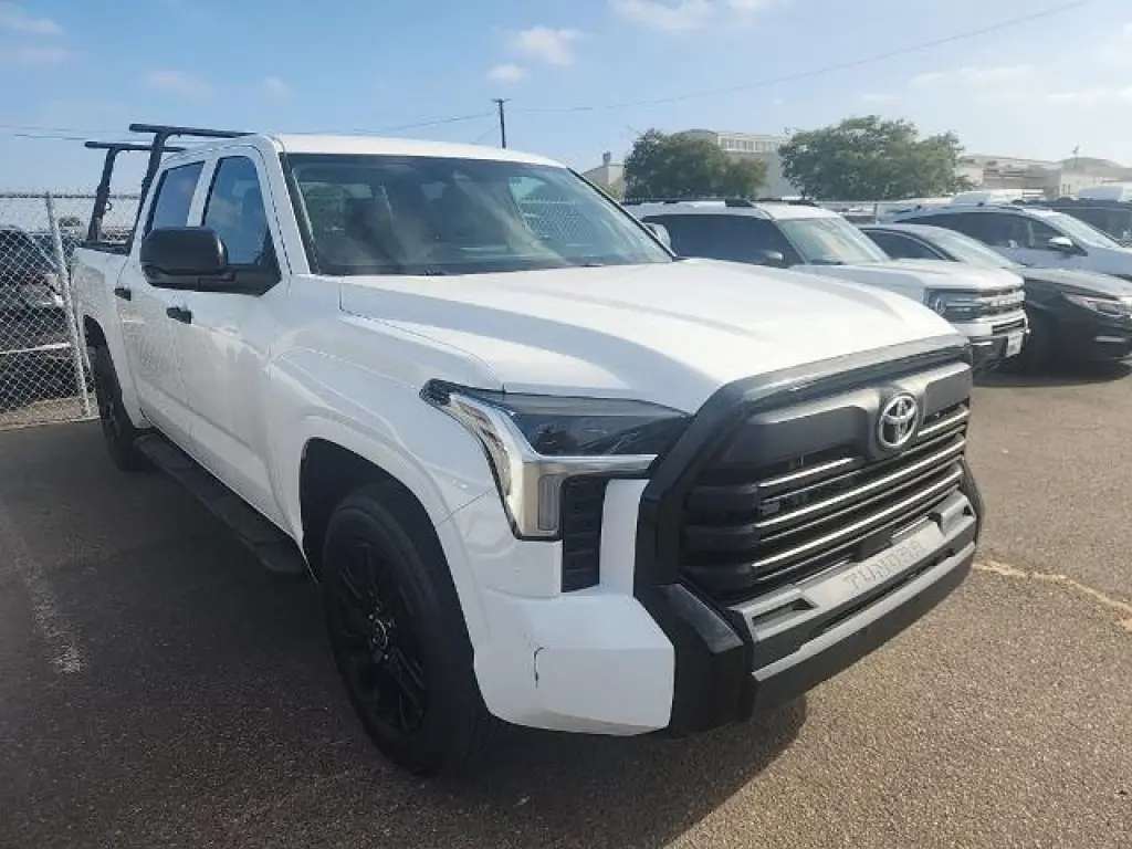 Toyota Tundra 2022 4x2 SR 4p Puerta Máxima Cabina Tripla Camioneta SB