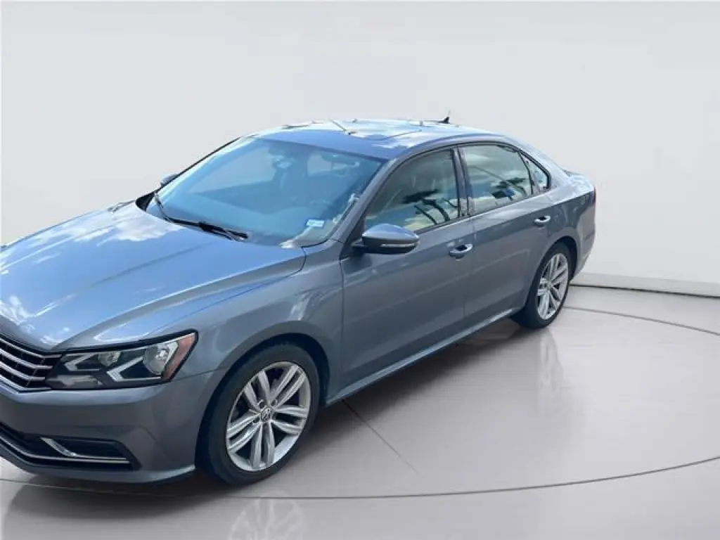 Volkswagen Passat 2019 Wolfsburg Sedán 4p.
