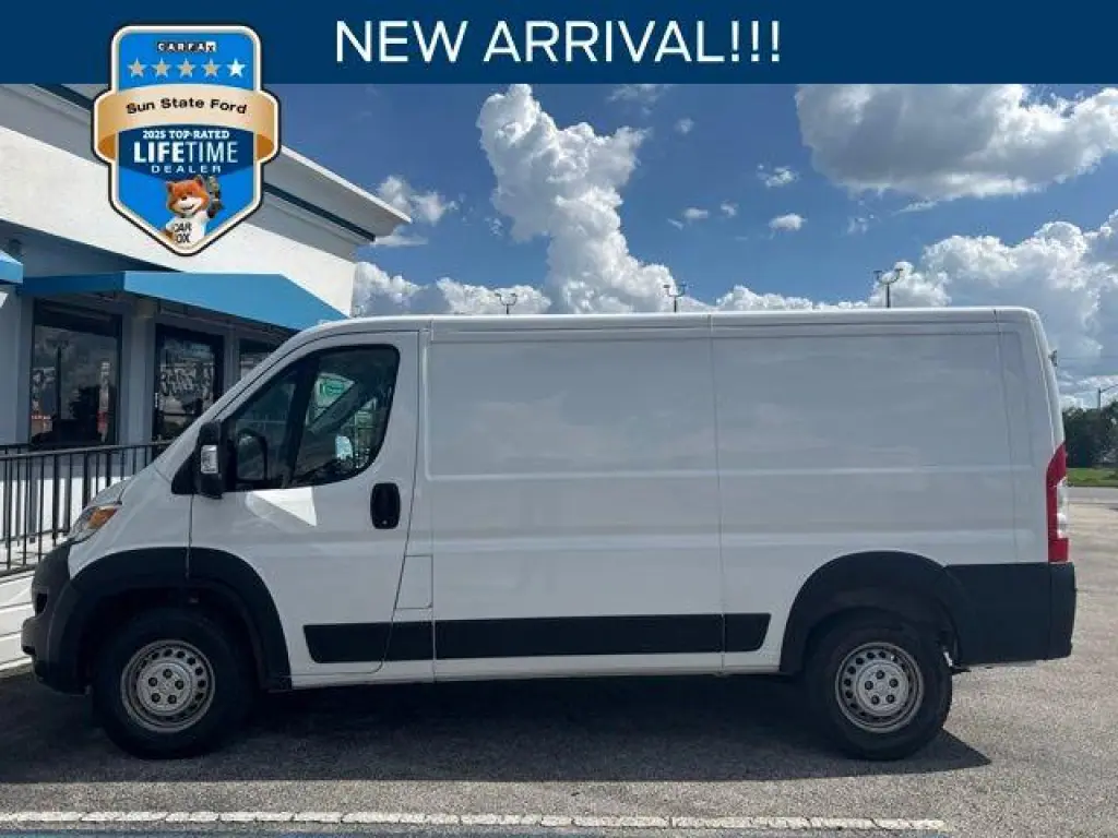 Ram ProMaster 2025 Tradesman 2500 136 WB 3dr Low Roof Cargo Van sin asiento de pasajero