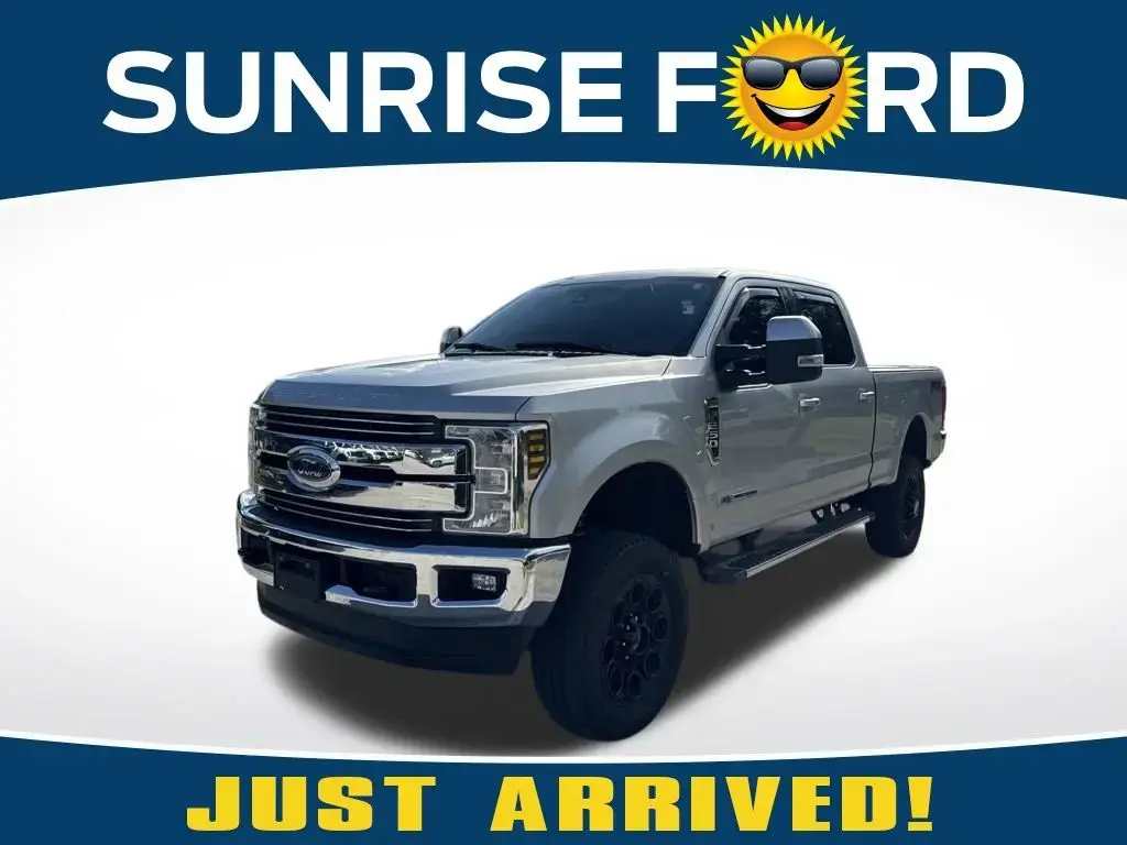 Ford F-250 Super Duty 2019 4x4 Lariat 4puertas Cabina Crew 6.8 pies. SB Pickup