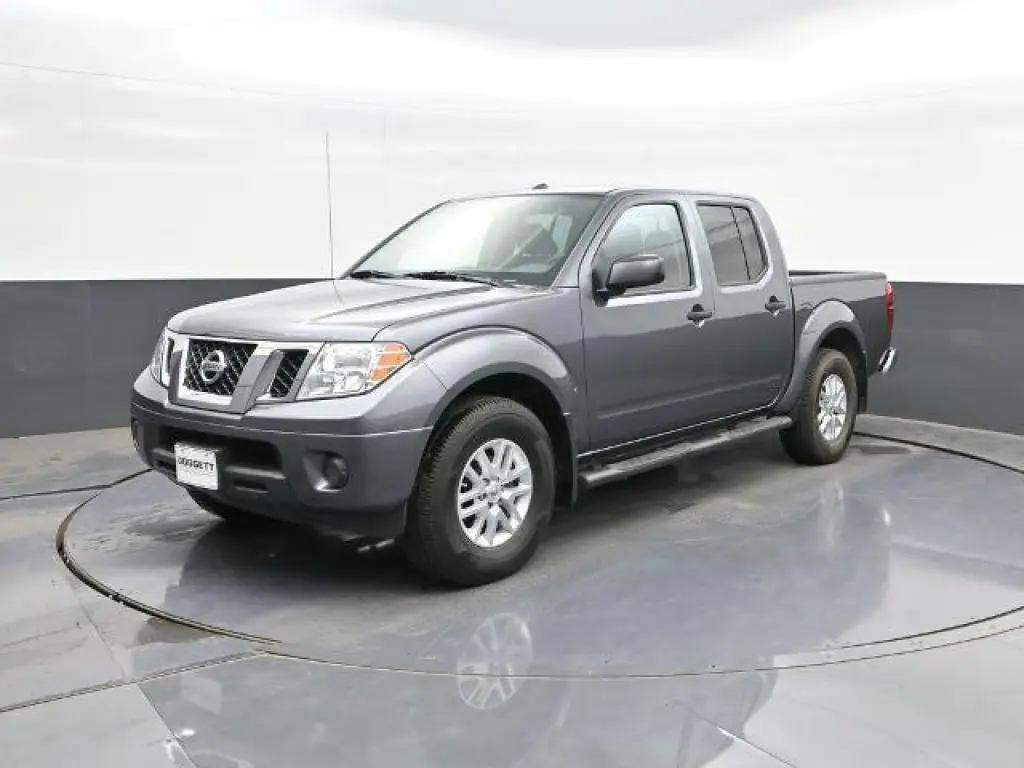 Nissan Frontier 2018 4x4 SV 4p Cab de tripulación 5 ft. SB 6M