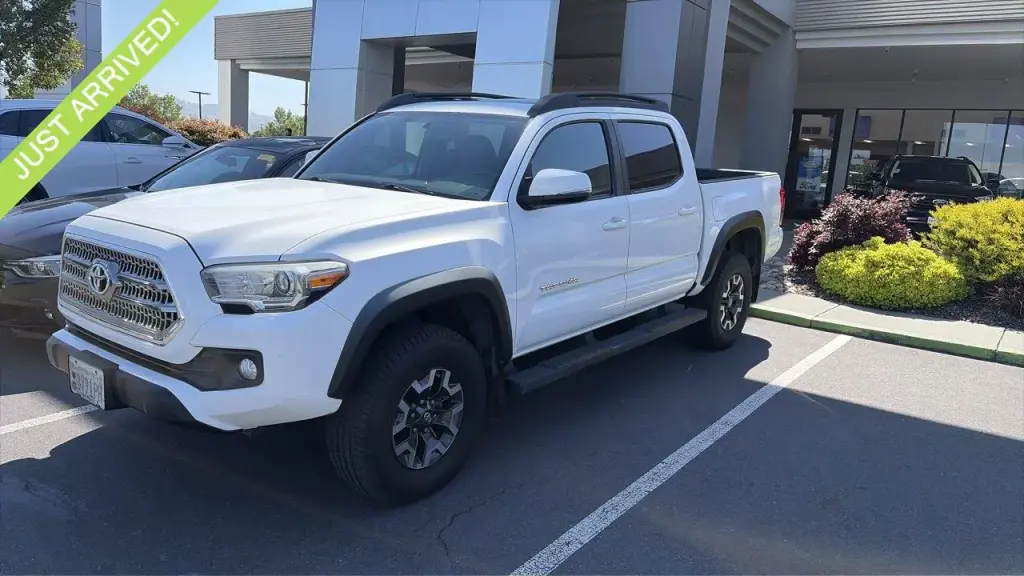 Toyota Tacoma 2016 4x4 SR V6 4dr Double Cab 5.0 ft SB