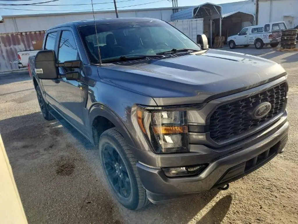 Ford F-150 2023 4x4 XL 4dr SuperCrew 5.5 ft. SB