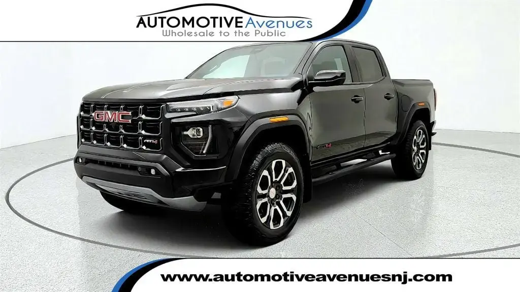 GMC Canyon 2024 4x4 AT4 4dr Crew Cab 5 ft. SB