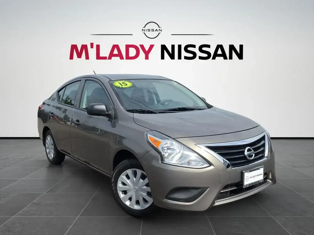 Nissan Versa 2015 1.6 S Plus 4dr Sedán
