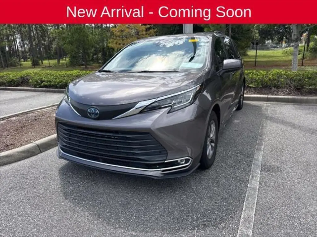 Toyota Sienna 2021 XLE 7-Passenger 4dr Mini-Van