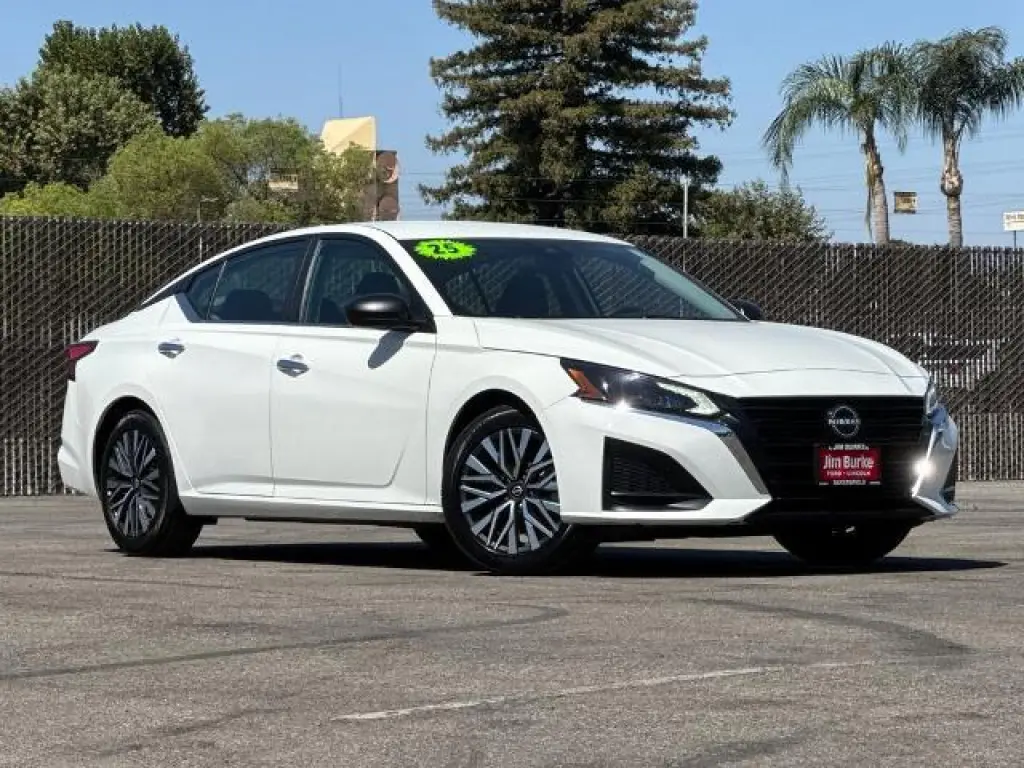 Nissan Altima 2025 2.5 SV 4dr Sedán