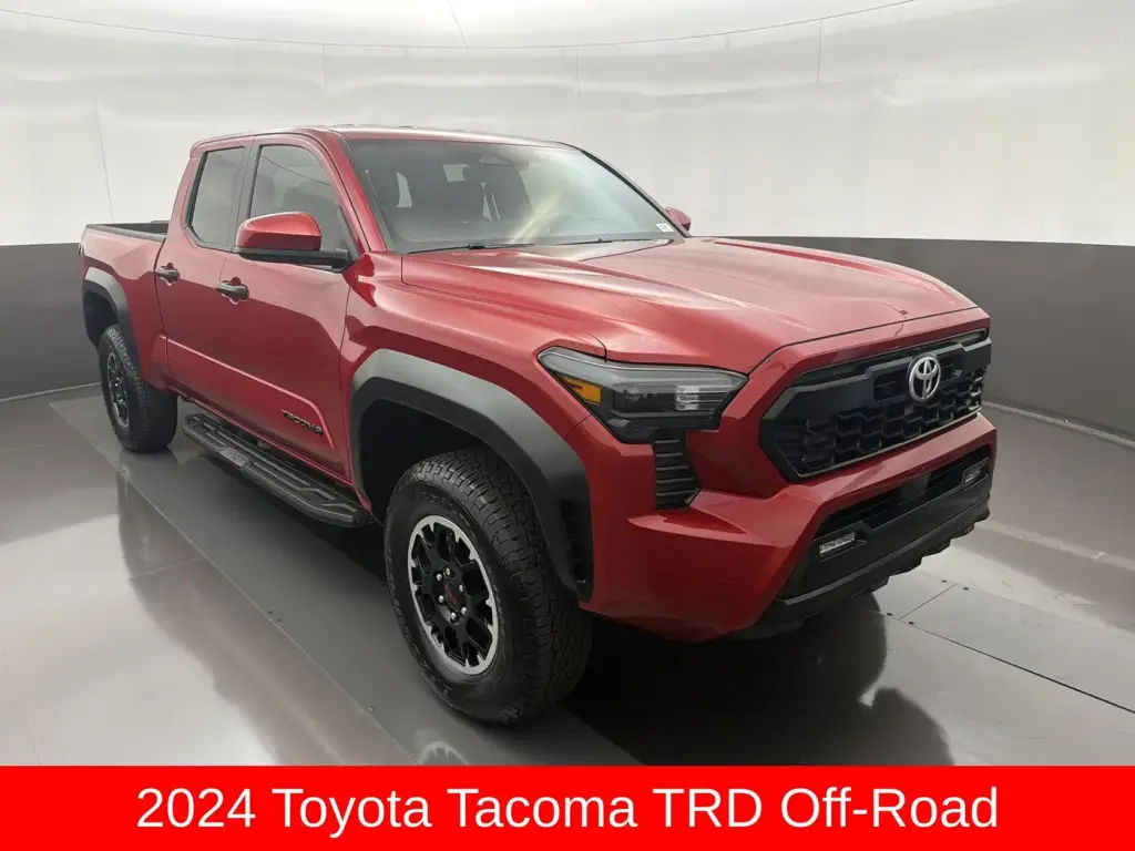 Toyota Tacoma 2024 4x4 SR5 4p Doble Cab 5.0 ft CB larga