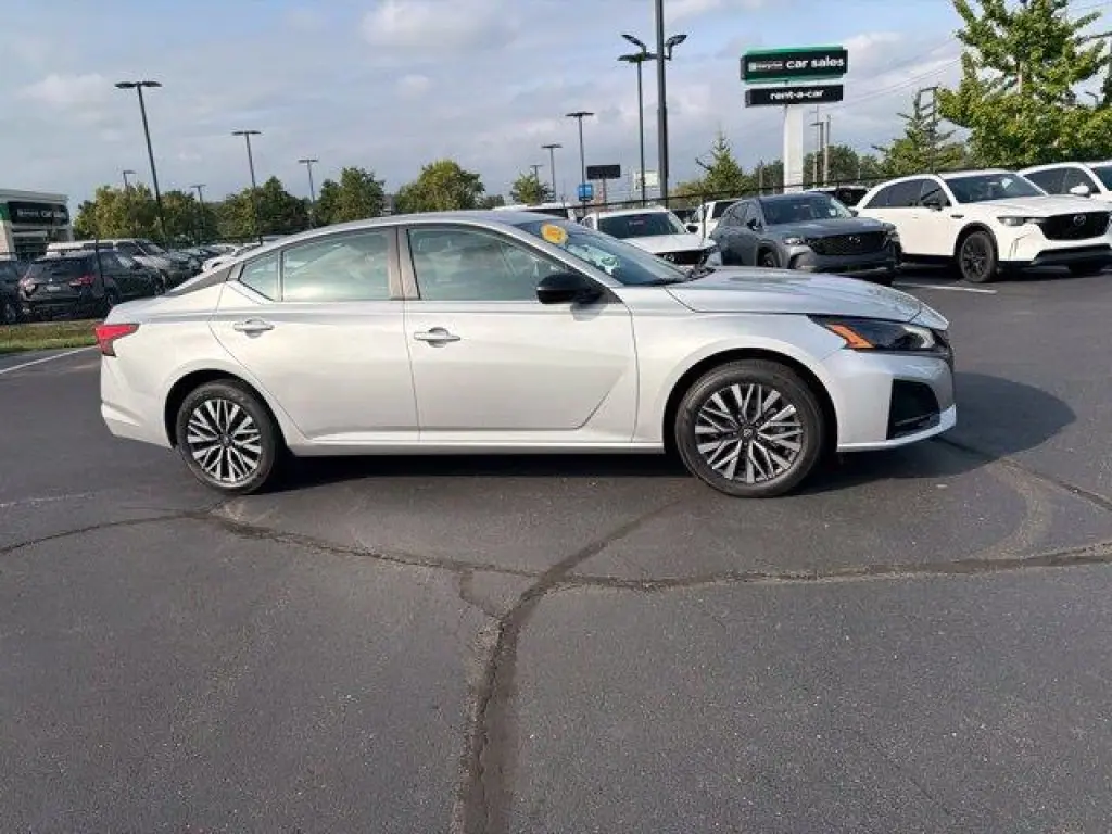 Nissan Altima 2026 AWD 2.5 SV 4dr Sed n
