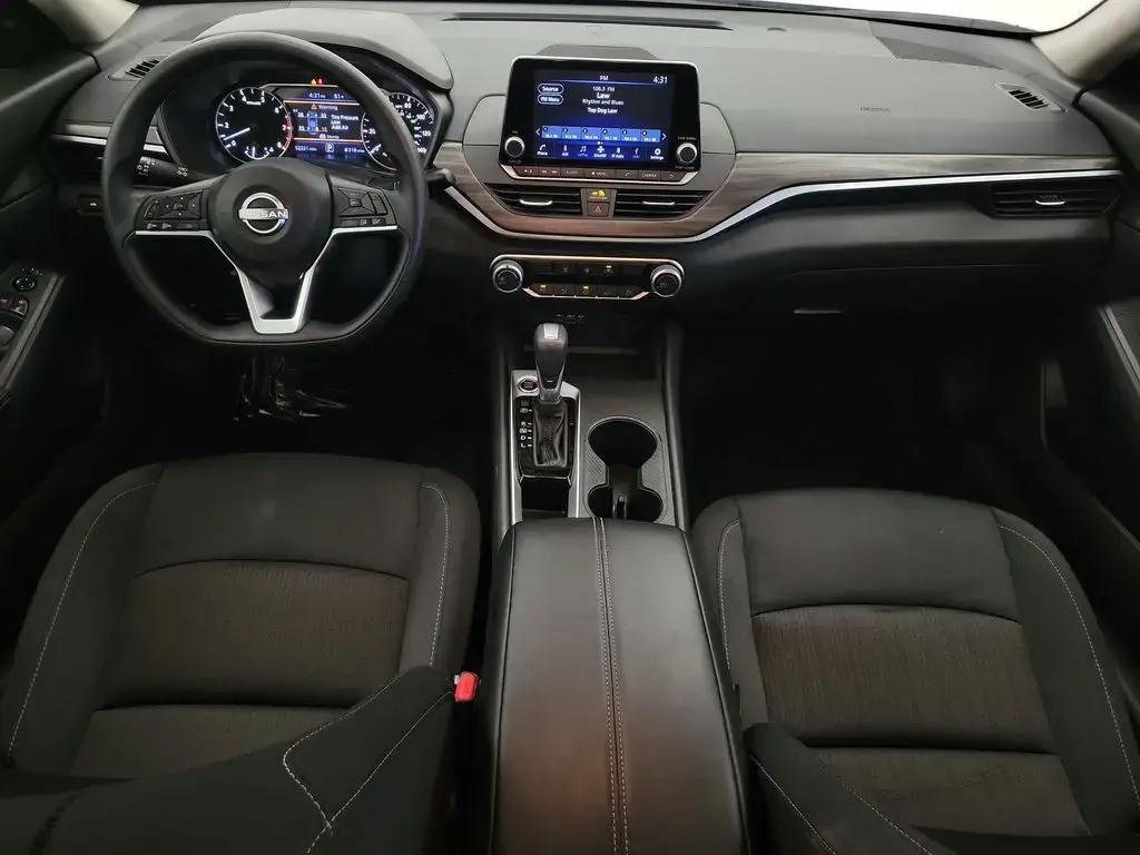 Nissan Altima 2025 2.5 SV 4dr Sedán