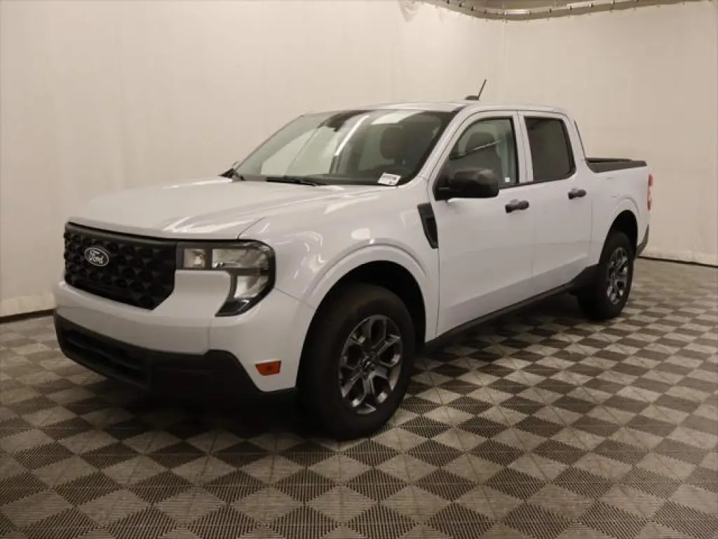 Ford Maverick 2025 XL 4 puertas SuperCrew caja corta de 4.5 pies