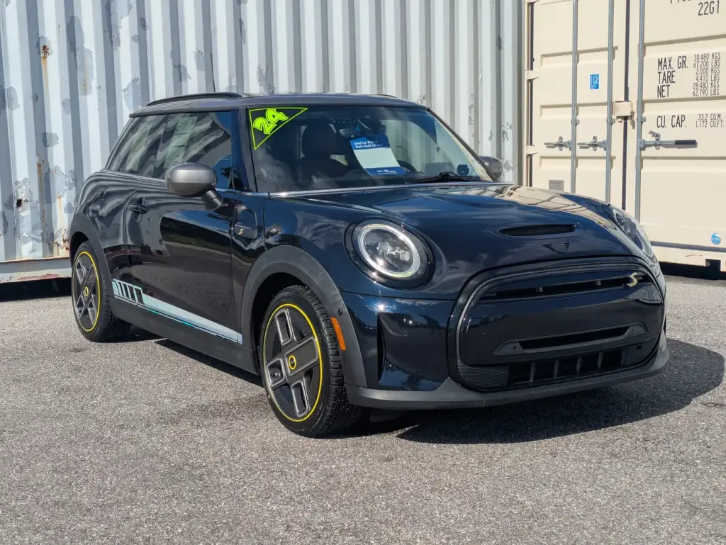 MINI Hardtop 2 Puertas 2024 Cooper SE Hatchback de 3 puertas