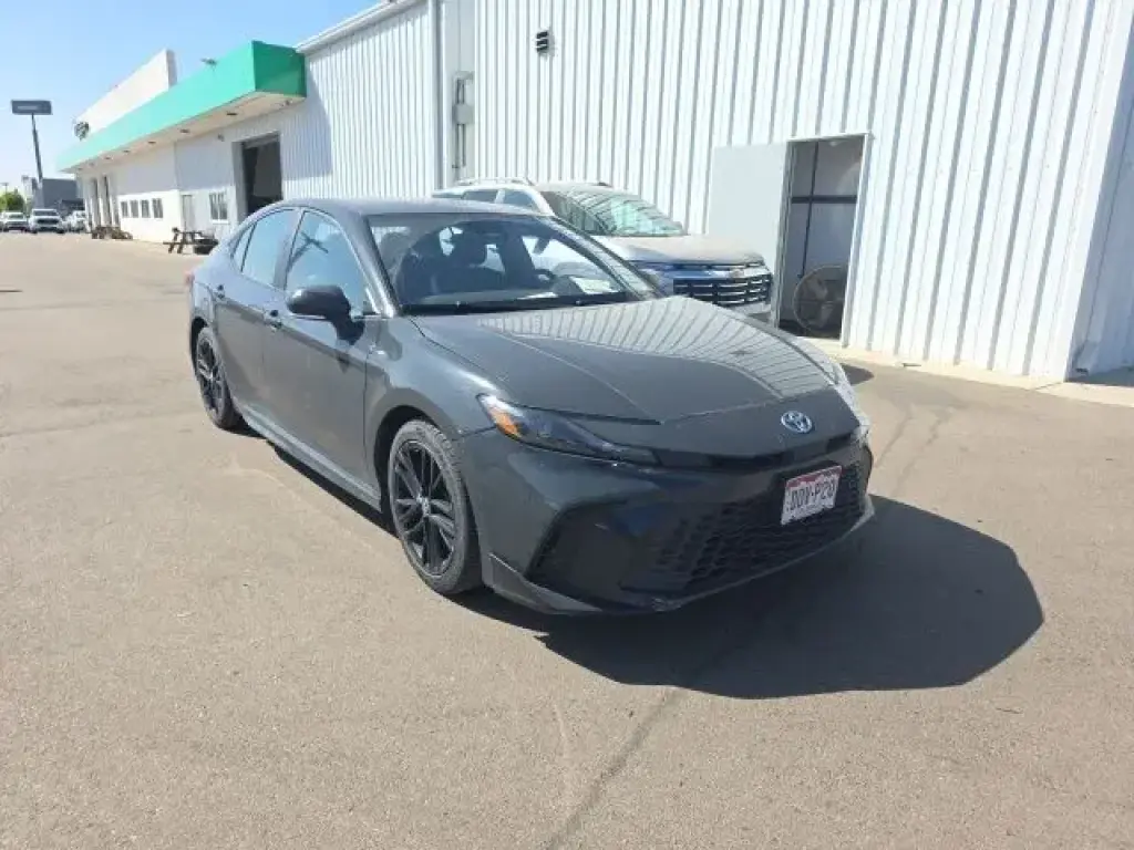 Toyota Camry 2025 SE Sedán de 4 puertas