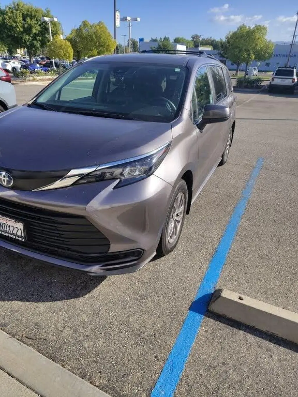 Toyota Sienna 2024 LE 8-Pasajeros 4dr Mini-Van