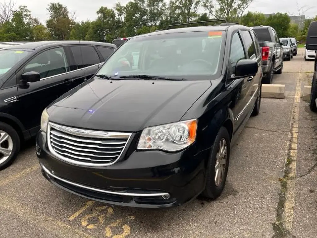 Chrysler Town and Country 2013 Touring 4dr Mini-Van