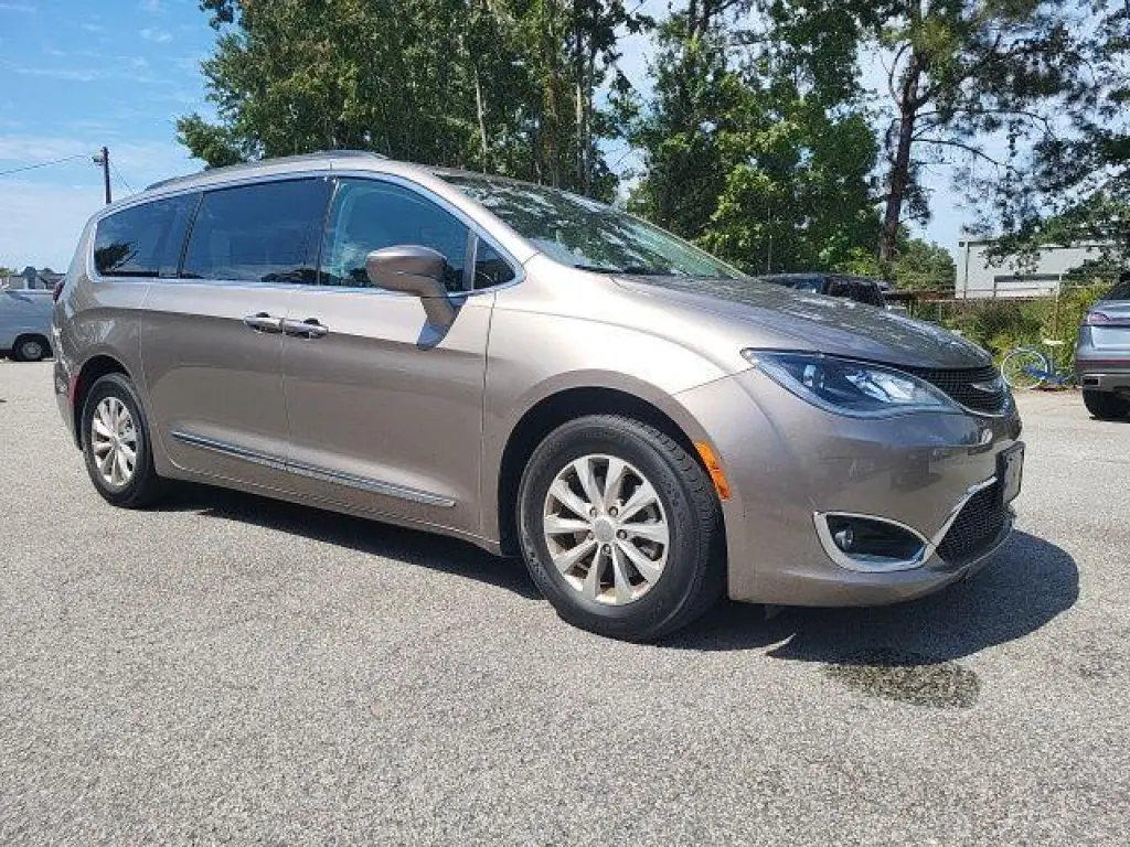 Chrysler Pacifica 2017 Touring-L 4dr Mini-Van