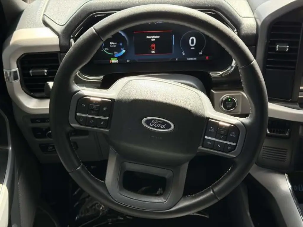 Ford F-150 Lightning 2023 AWD XLT 4p SuperCrew 5.5 ft. SB