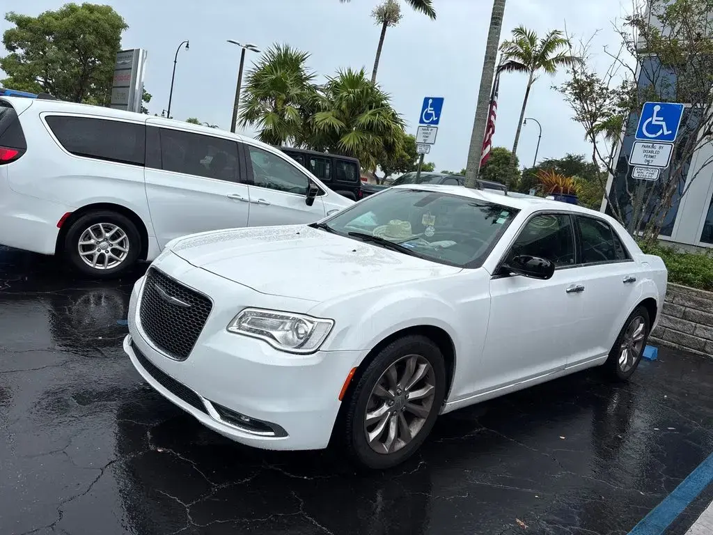 Chrysler 300 2018 AWD Limited 4dr Sedán