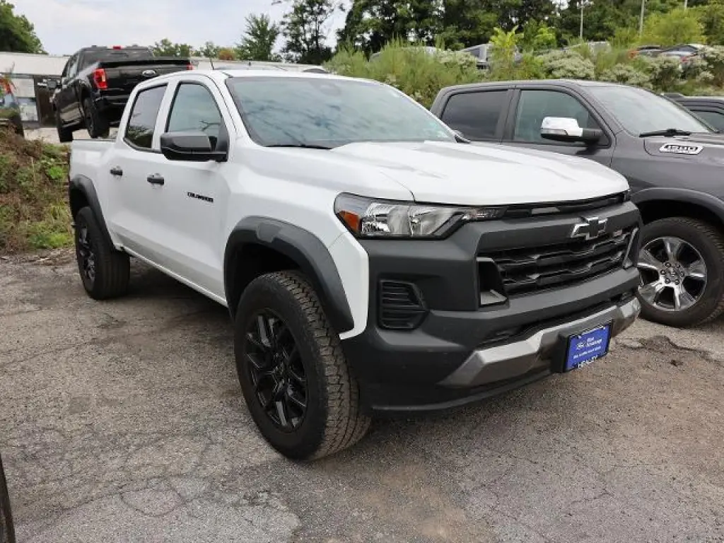 Chevrolet Colorado 2023 4x4 Trail Boss 4p Cabaña de Tripulación 5 pies ST