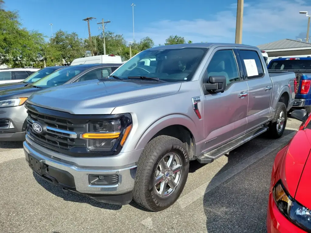 Ford F-150 2024 4x4 XLT 4dr SuperCrew 5.5 ft. SB