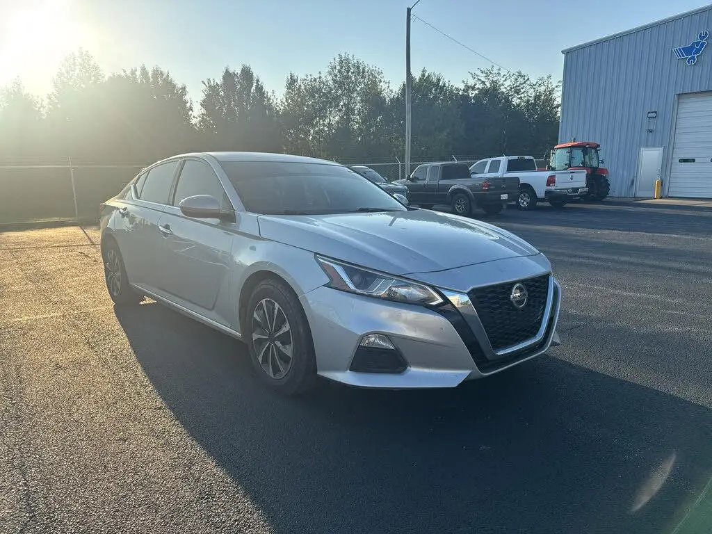 Sedán 4 puertas Nissan Altima 2019 2.5 S