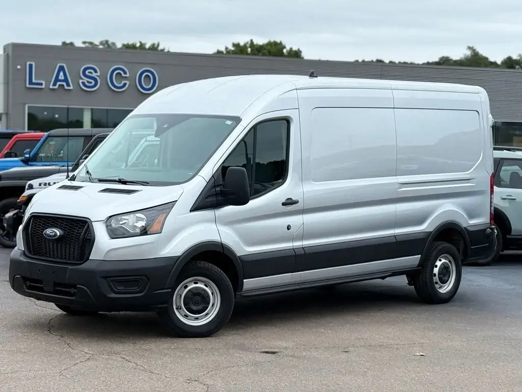 Ford Transit 2025 150 3dr LWB Techo Medio Furgón de Carga